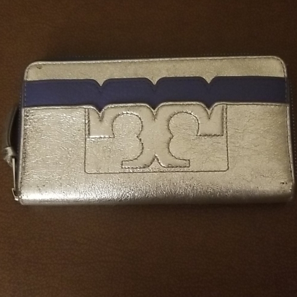 Silver Tory Burch Wallet - Picture 2 of 10